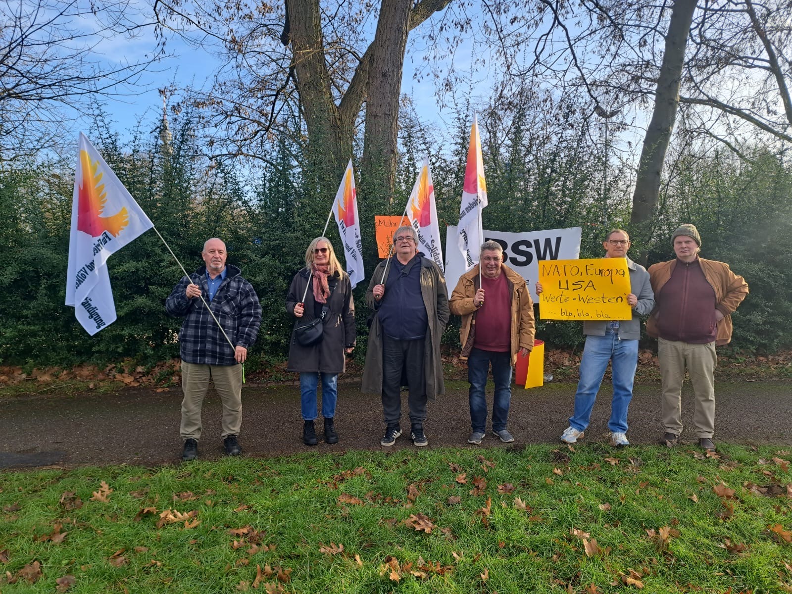 BSW protestiert spontan gegen Kanzler Merz